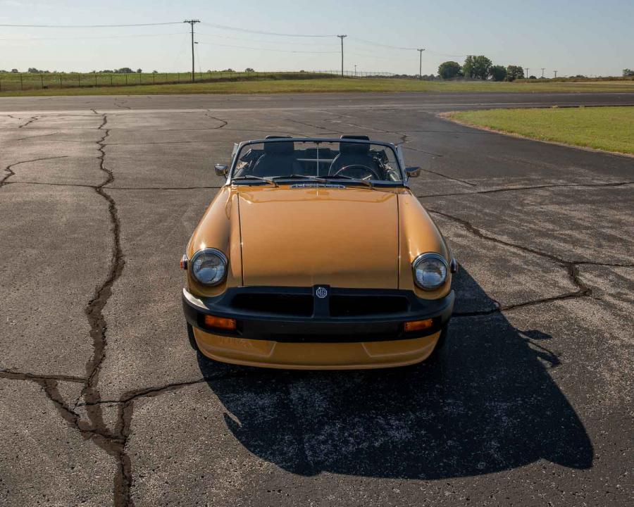  MGB Roadster 5-Speed 1977 года  (фото 9 из 72)